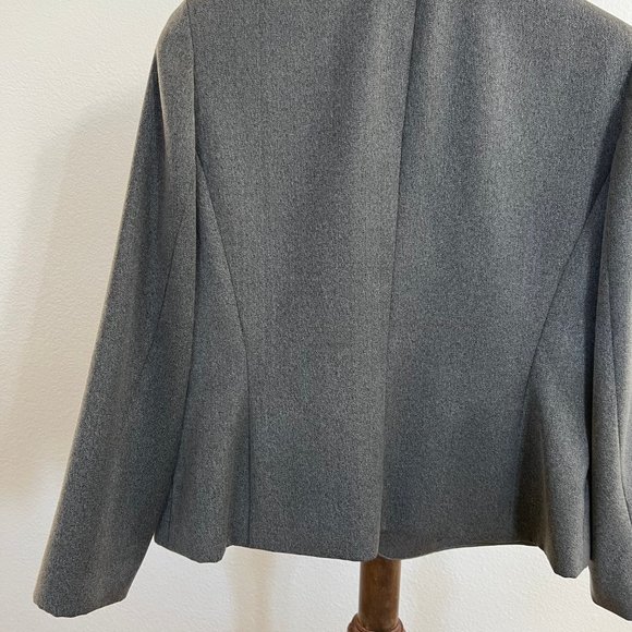 Kasper Womens' Size 12P Long Sleeve Heather Gray Three-Button Peak Lapel Blazer - Picture 8 of 11